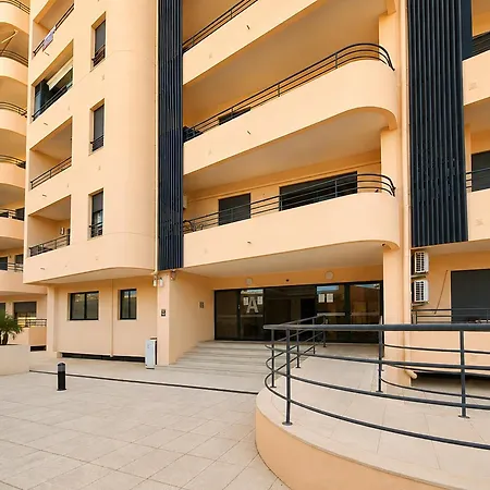 Vista Mar & Piscina Pulse *