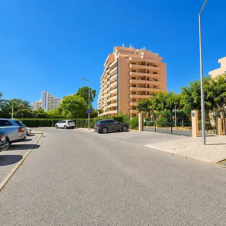 Vista Mar & Piscina Pulse Apartment