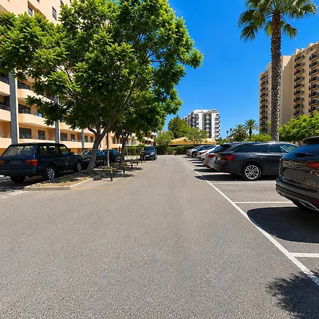 Vista Mar & Piscina Pulse *